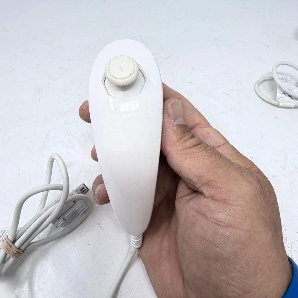 Official Nintendo Wii Nunchuck Controller White OEM RVL-004 Pair Lot of 2